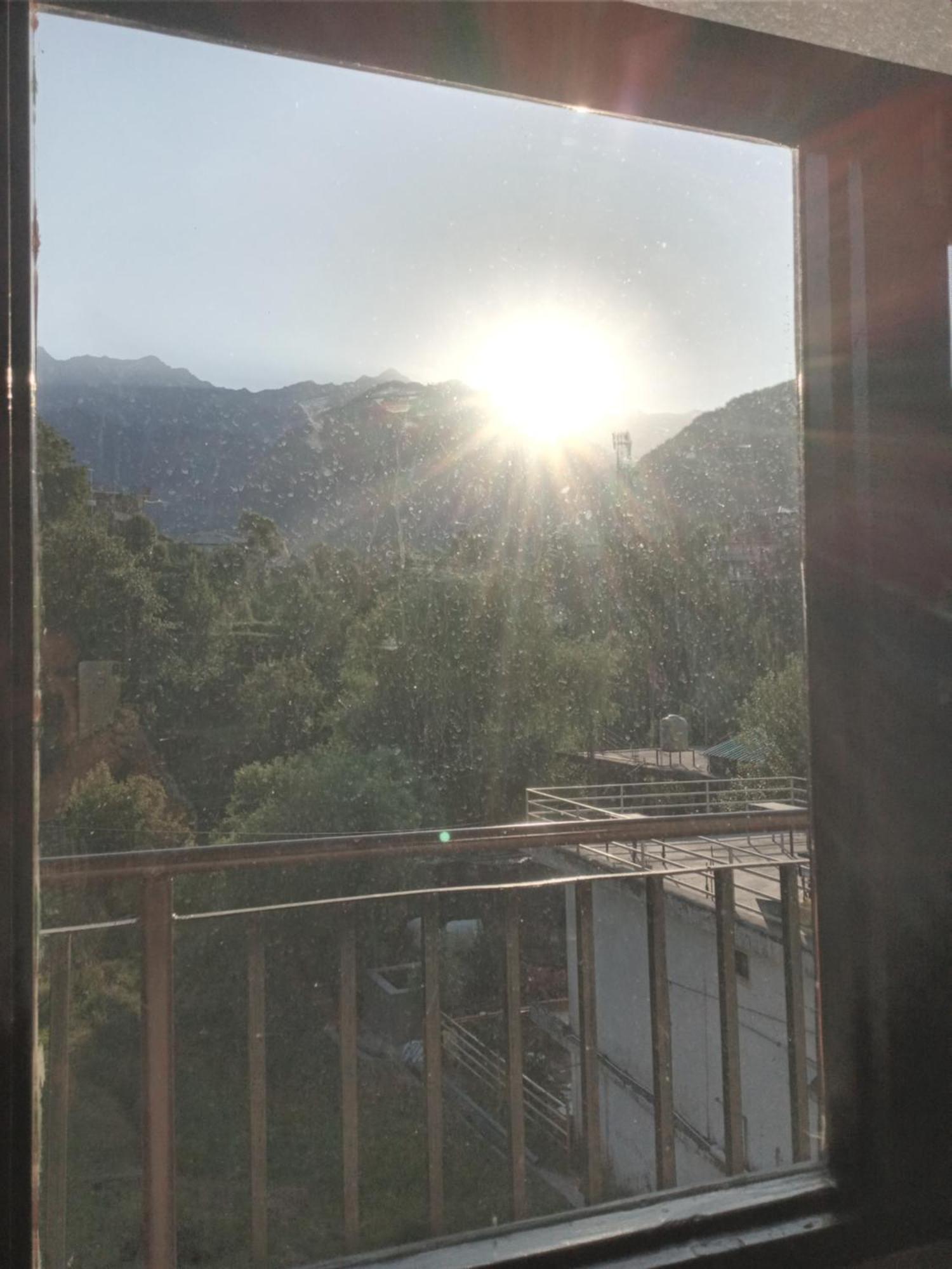 Nirmal Homestay Дармсала Экстерьер фото